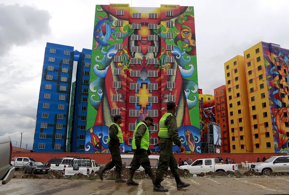 ＃用顏色講述故事： Roberto Mamani在玻利維亞的房屋創作 55