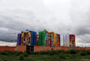 ＃用顏色講述故事： Roberto Mamani在玻利維亞的房屋創作
