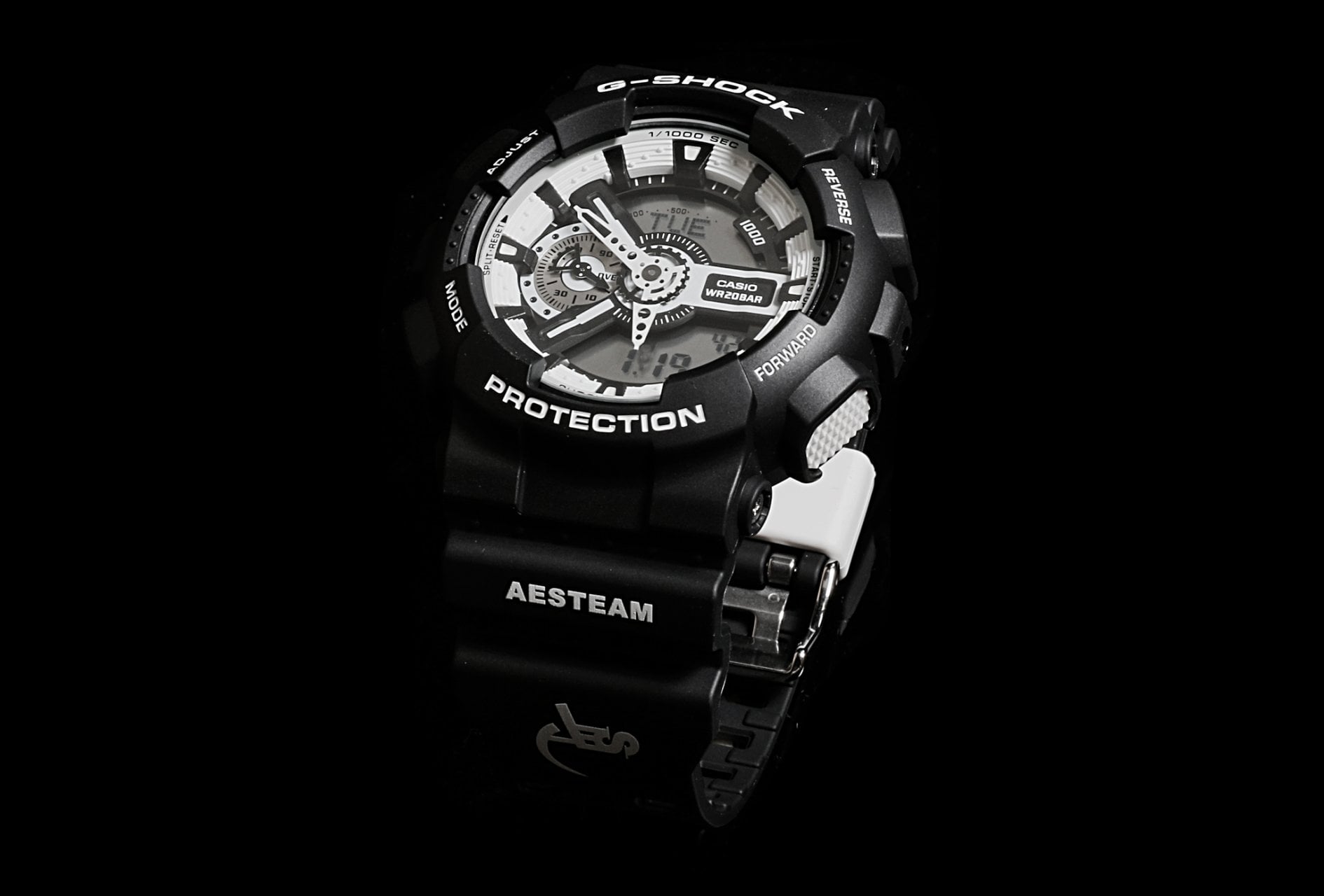 ＃ AES x G-SHOCK 打造AES七周年錶款：經典貫穿簡約俐落的黑白設計 2