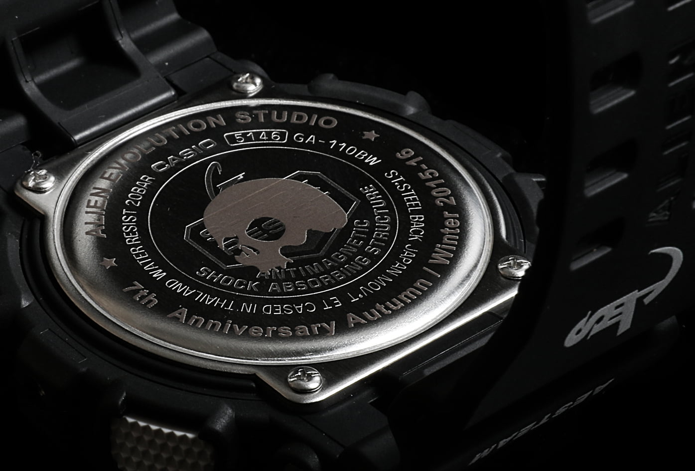＃ AES x G-SHOCK 打造AES七周年錶款：經典貫穿簡約俐落的黑白設計 3