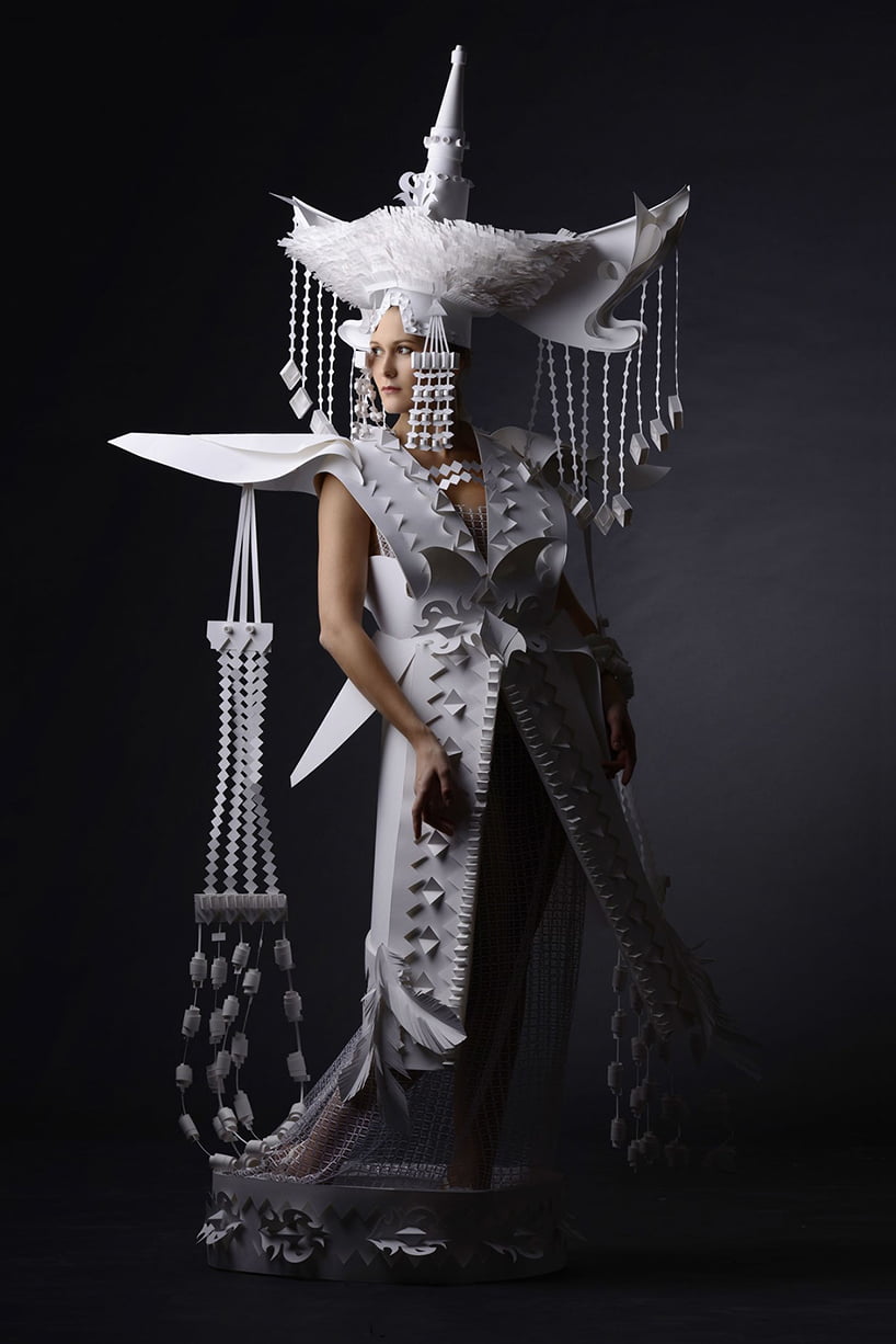 ＃ 這傳統的婚紗及復古的帽子竟是用紙做的？： Asya Kozina 挑戰華麗沒有極限 10