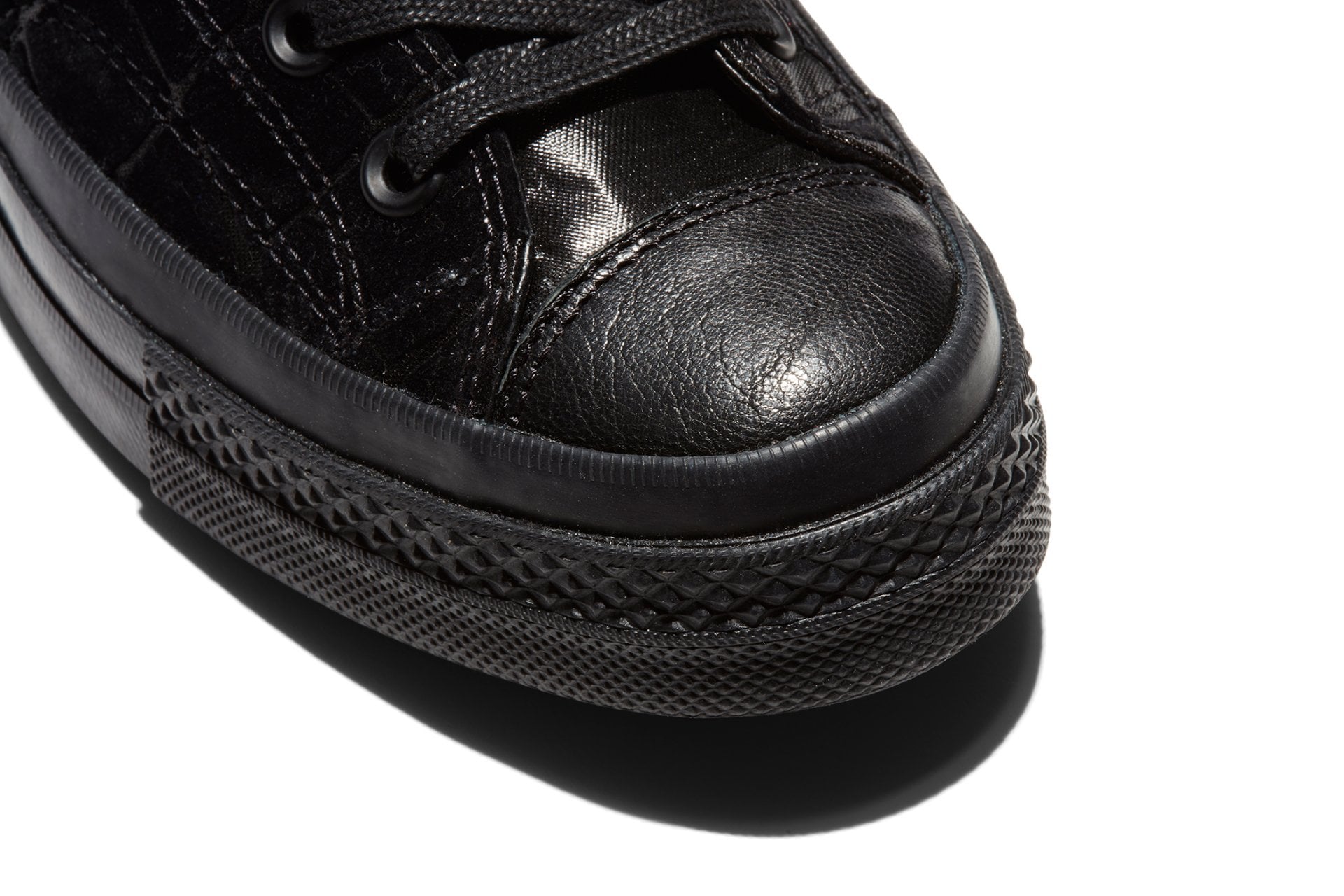 ＃ Converse 與 Sir Tom Baker 攜手宣揚龐克精神：最新推出 Chuck ’70 聯名款式體現鞋業革命文化潮流 2