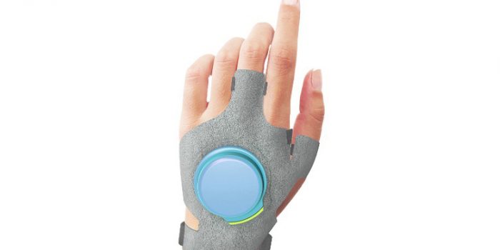 ＃ 帕金森氏症病人的福音： GyroGlove 防抖動手套減緩患者手部顫抖症狀