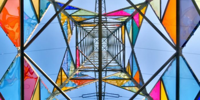 ＃ 醜陋高壓電塔變身藝術品：德國藝術學校學生發揮巧思 Leuchtturm 燈塔