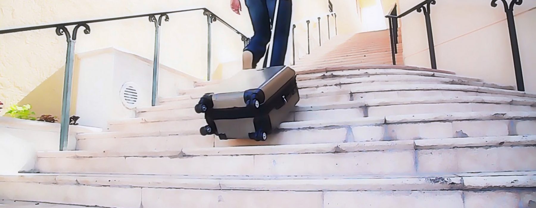 ＃ TraxPack Luggage：世界首創會爬樓梯的行李箱！