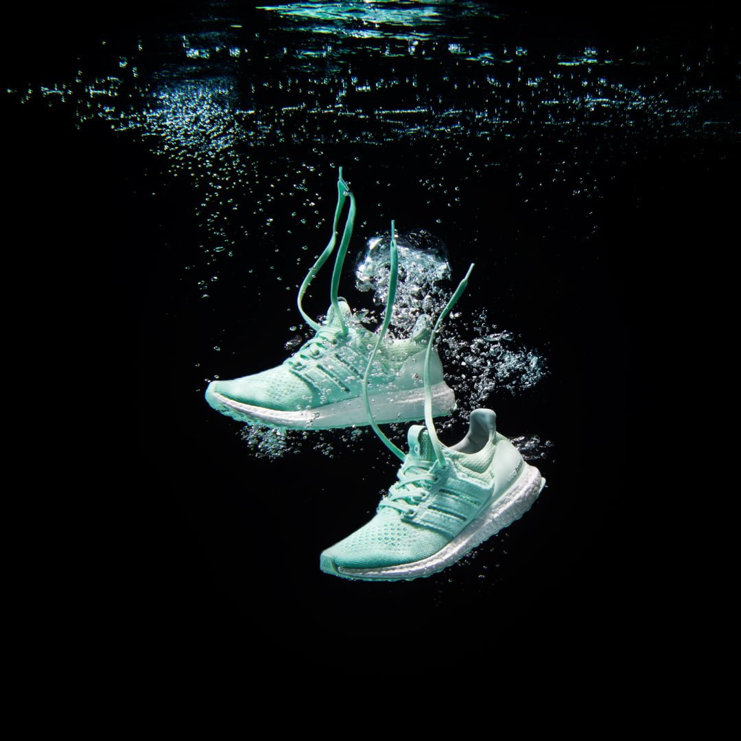# 哥本哈根女鞋權威店舖NAKED限定款：湖水綠噴發的 UltraBOOST 與 Samba 2