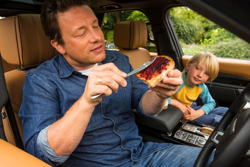 # 地表最強餐車：Jamie Oliver x Land Rover 打造出美食行動廚房！ 6