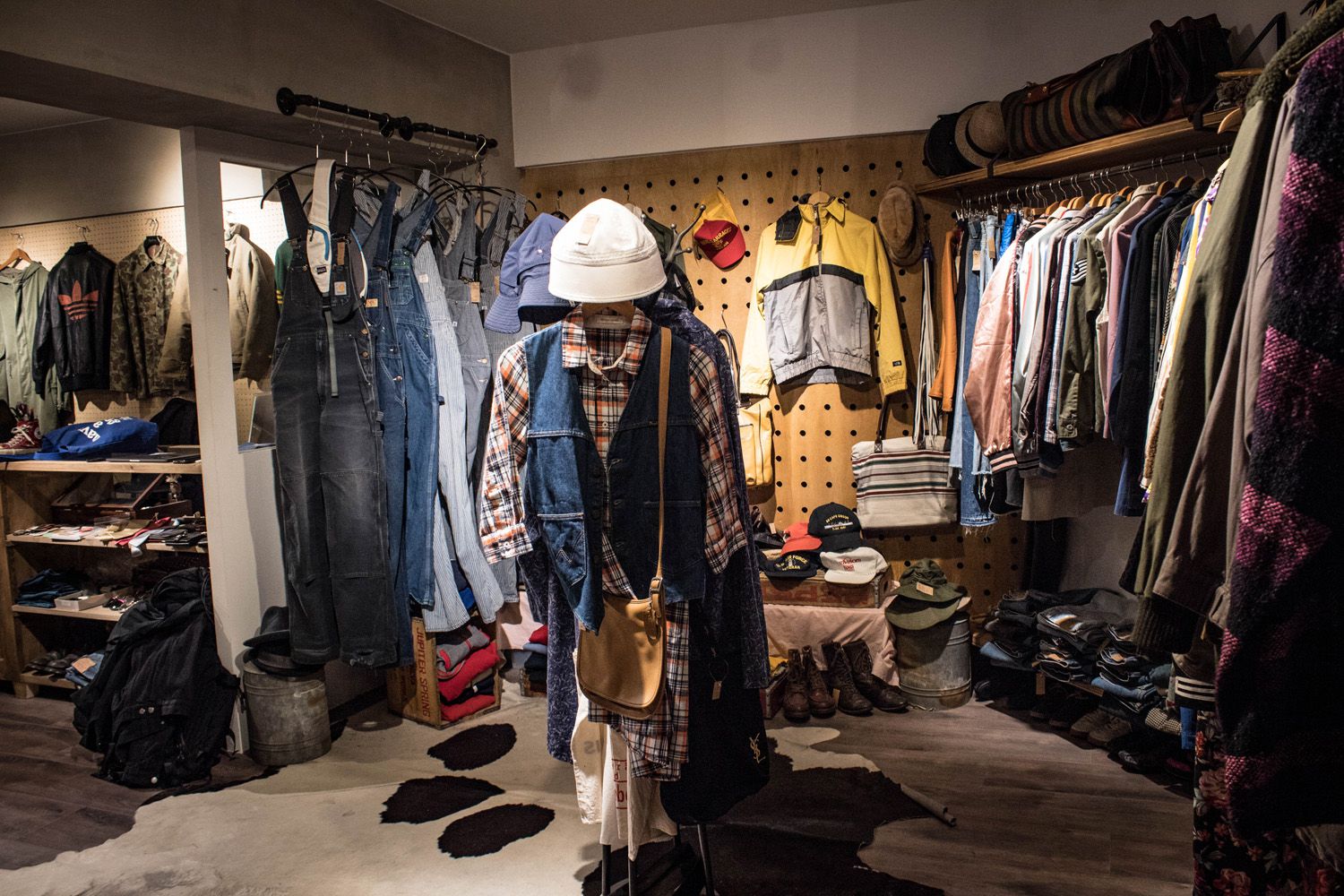 # BASE 1 Vintage Shop：日本人在台北開古著店！？
