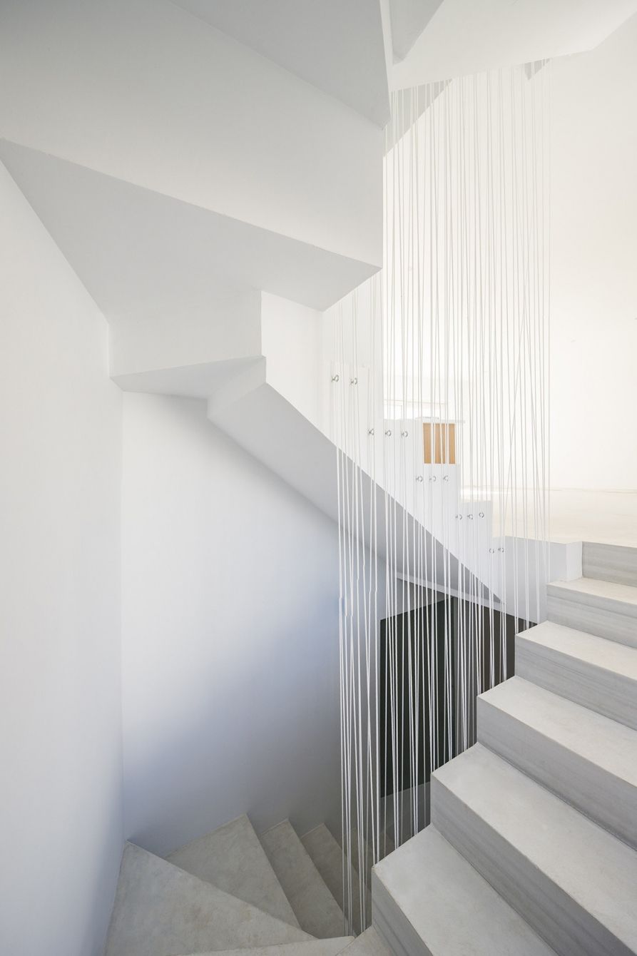 # Claire House：坐落在西班牙的極簡風格主義住宅 26