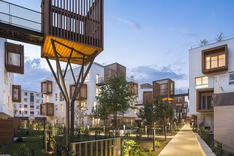 # 以社區交流為概念的陽台公寓：位於法國巴黎羅曼維爾郊區 7
