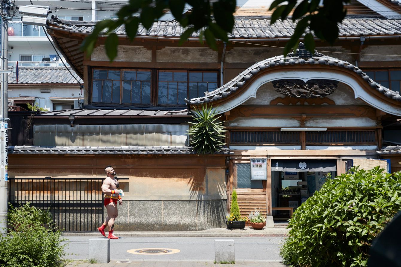 # 快打旋風的桑吉爾夫來為你介紹日本泡湯文化：來自日本 Redbull【Cosplay 妄想寫真館】企劃 1