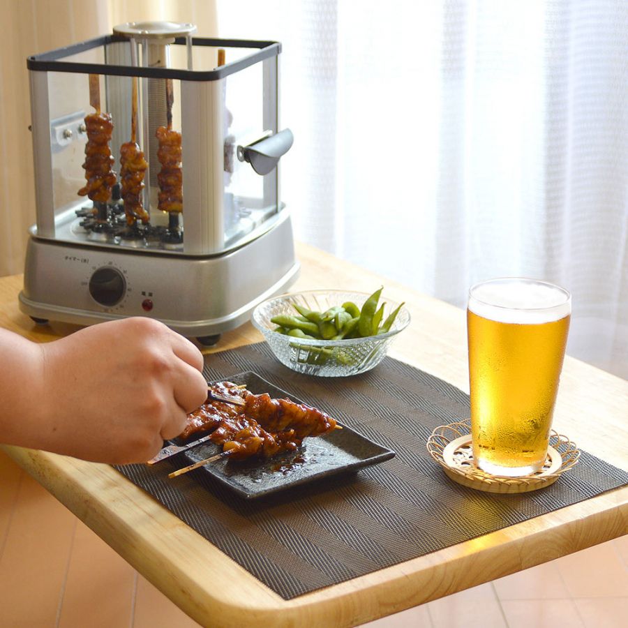 # 在自家桌上也能自動烤雞肉串：日本 THANKO 無煙自動烤雞肉串機 2