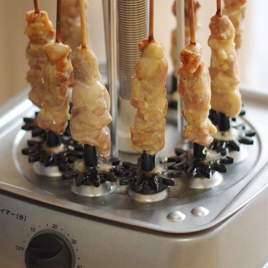 # 在自家桌上也能自動烤雞肉串：日本 THANKO 無煙自動烤雞肉串機 4