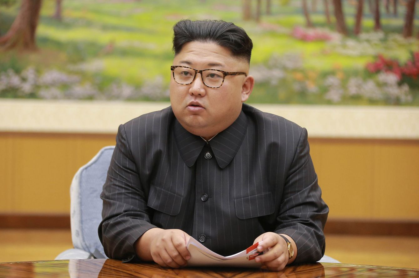 # 北韓領導人金正恩展現親民形象：一改以往領導人深色服裝形象 1