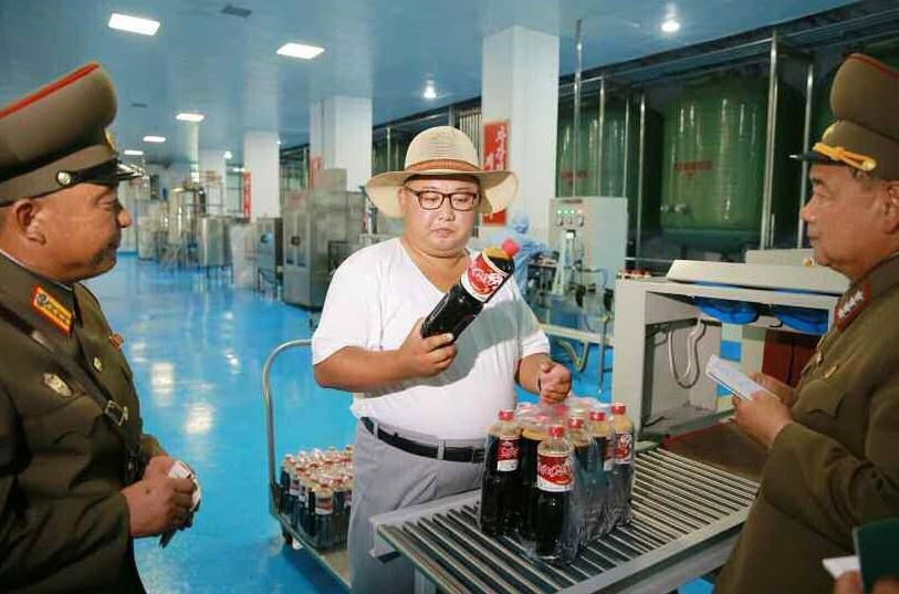 # 北韓領導人金正恩展現親民形象：一改以往領導人深色服裝形象 4