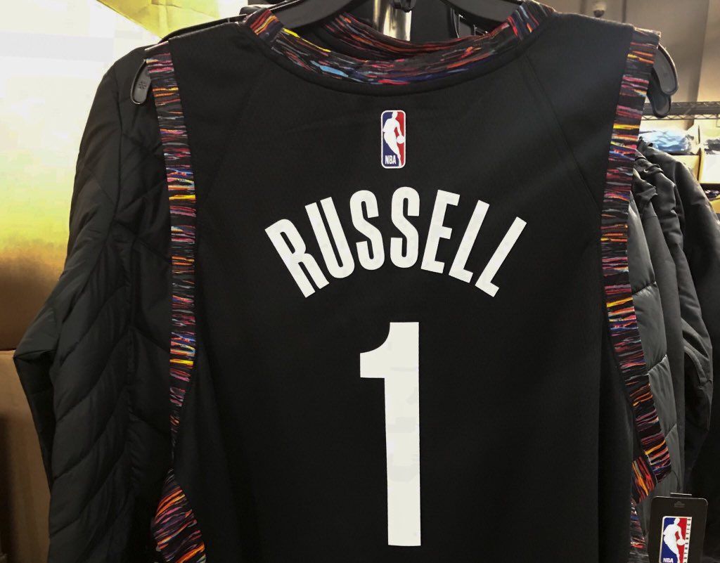 # Coogi 風潮再起：NBA 布魯克林籃網隊球衣向 Biggie 致敬 26
