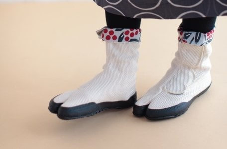 # In Your Shoes 024：原來「足袋」最早是源自於中國？分趾鞋的醜美魅力席捲全球！ 6