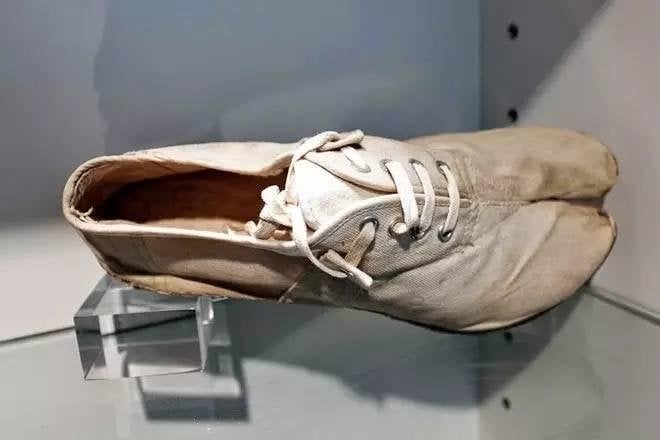 # In Your Shoes 024：原來「足袋」最早是源自於中國？分趾鞋的醜美魅力席捲全球！ 3