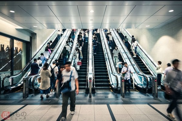 # 電扶梯上禁止走路：JR 東京站即日起加強宣導 2