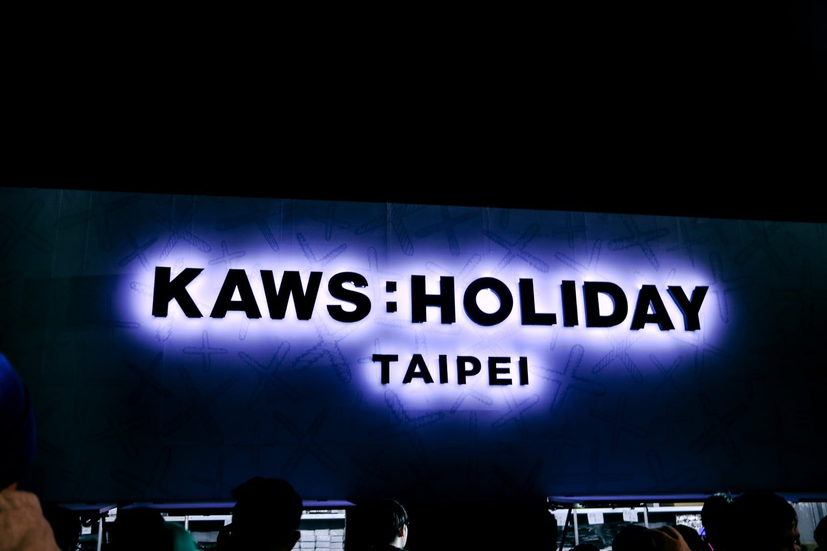 # 《KAWS:HOLIDAY》台北站登場：KAWS 本人及林俊傑親臨現場揭開序幕！ 2