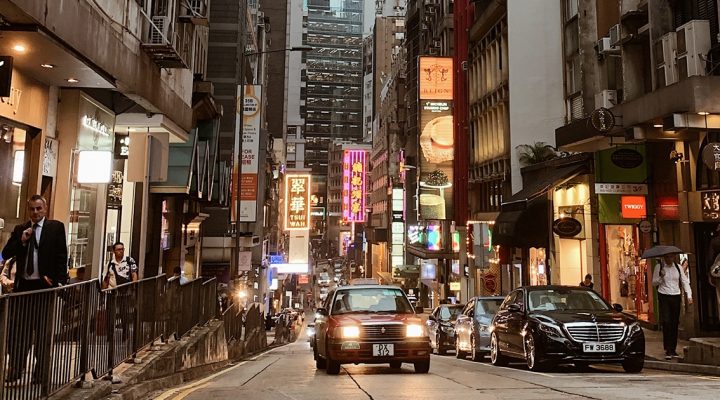 # 編輯序：風雨前，我們去了一趟香港