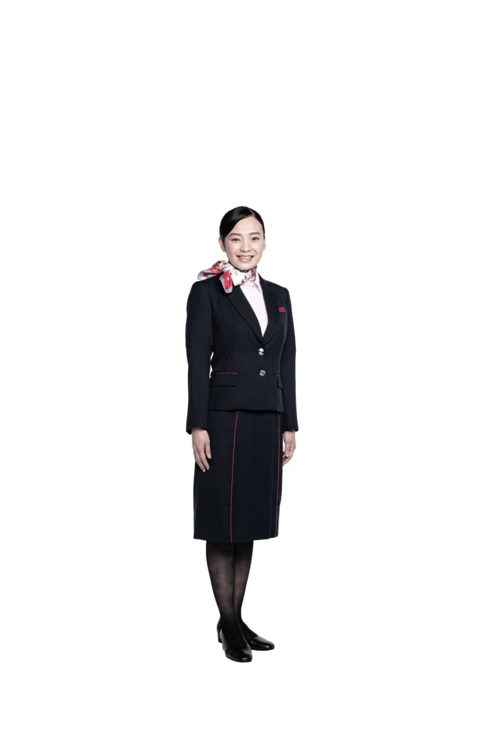 # EZUMi 細節注入：JAL備戰東京奧運，釋出全新航空制服 17