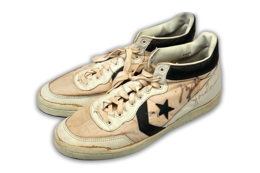 # 不只是蘇富比最貴球鞋： Nike Moon Shoe 還承載了田徑教練的崢嶸歲月 1