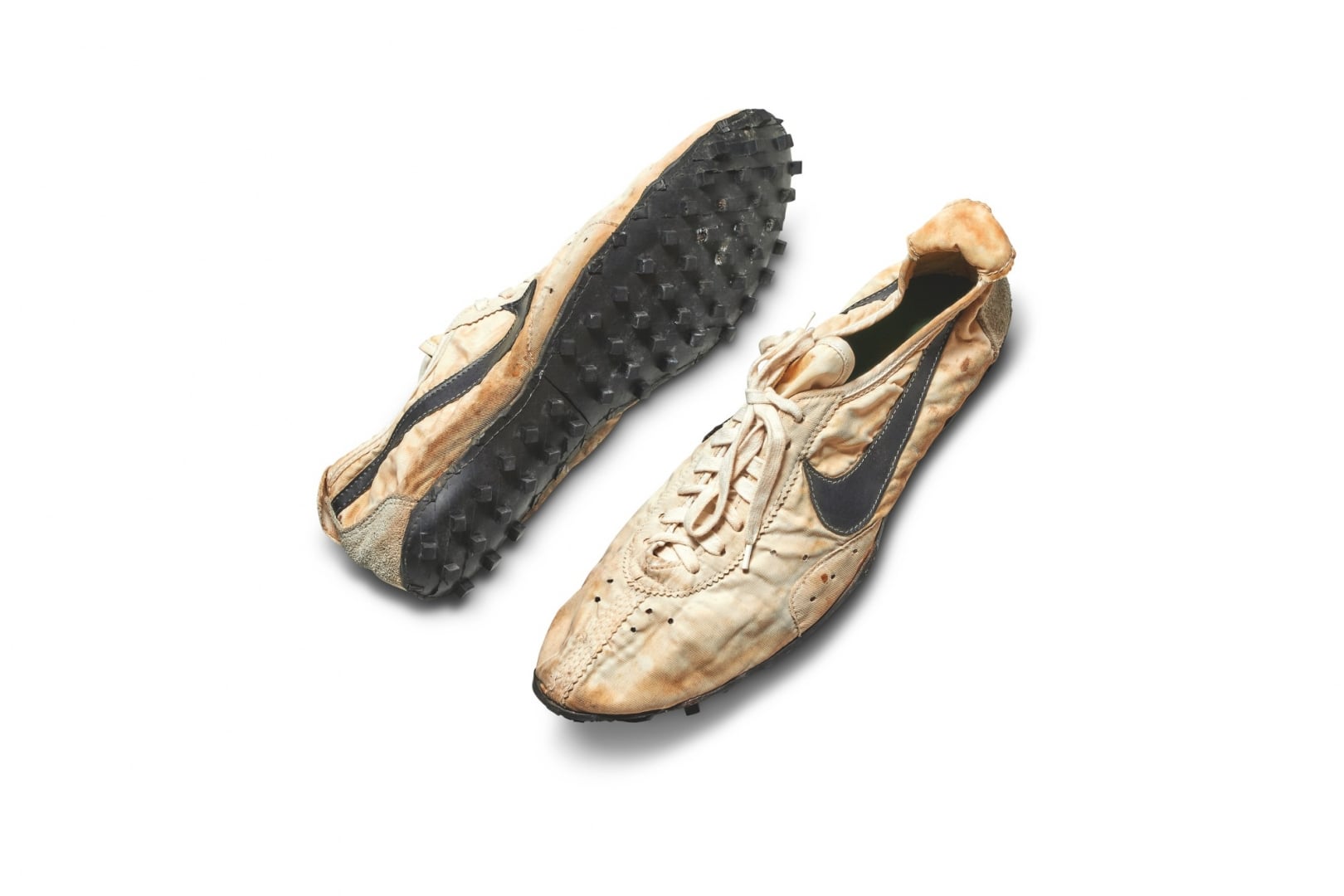 # 不只是蘇富比最貴球鞋： Nike Moon Shoe 還承載了田徑教練的崢嶸歲月 12