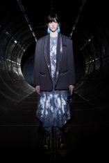 # Christopher Kane : 看設計鬼才如何遊走在異材之中