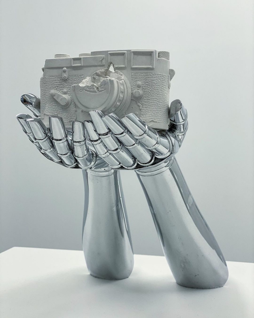 # 金屬 × 礦物：空山基「攜手」Daniel Arsham 打造雕塑藝品！ 14