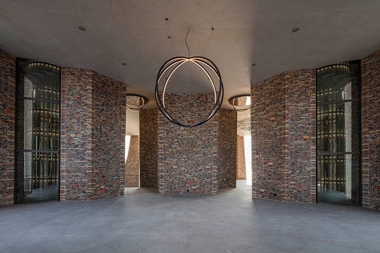 # 由內到外量身打造：裝置藝術家 Olafur Eliasson 的跨界建築堡壘！ 11