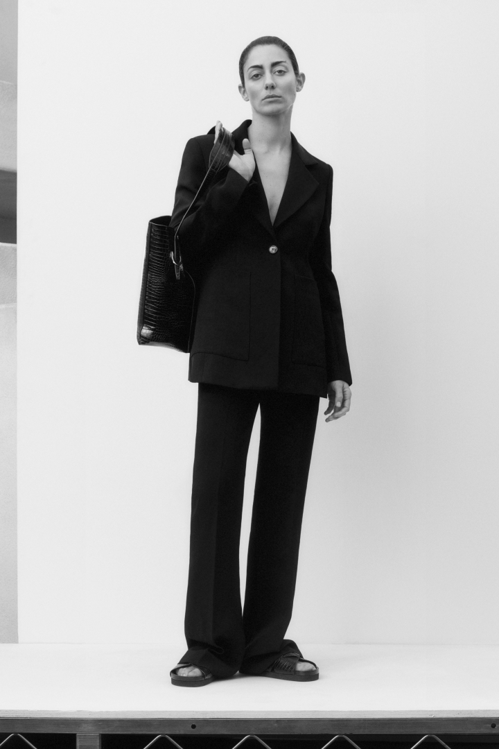 # 美國洛杉磯品牌「Co」：不盲目追逐流行趨勢，簡單優雅的高品質服裝 19