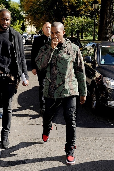 # DW by Kanye West：回顧肯爺短命的女裝品牌 14