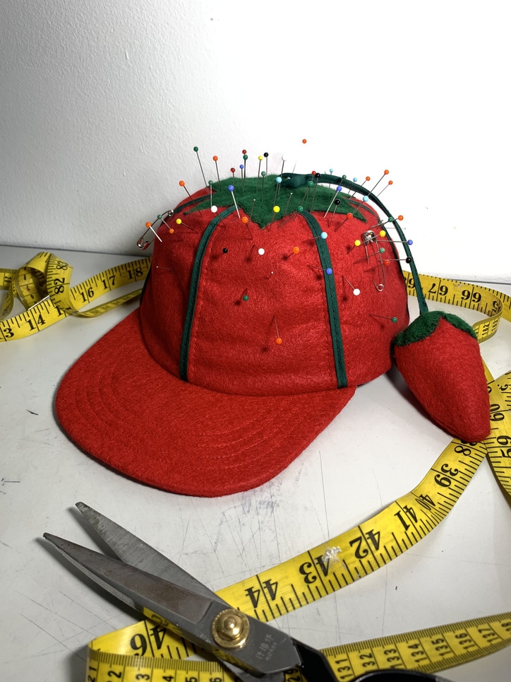 # 這樣能吃嗎？：藝術家Brian Downey把荷包蛋放在帽子上！ 20
