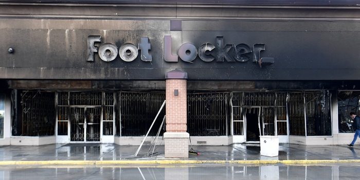 # 黑人的命也是命：全美多間街頭品牌與球鞋店遭洗劫