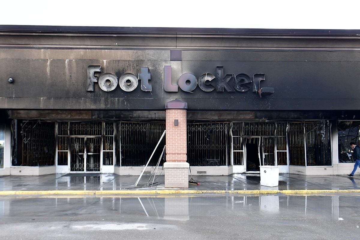 # 黑人的命也是命：全美多間街頭品牌與球鞋店遭洗劫