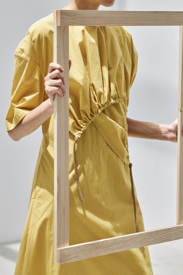 # 專為女性打造的現代服飾：AKIRANAKA 從日本文化美學出發！ 23