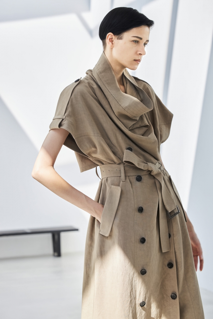 # 專為女性打造的現代服飾：AKIRANAKA 從日本文化美學出發！ 30