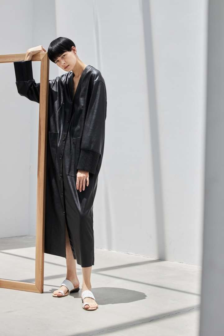 # 專為女性打造的現代服飾：AKIRANAKA 從日本文化美學出發！ 28