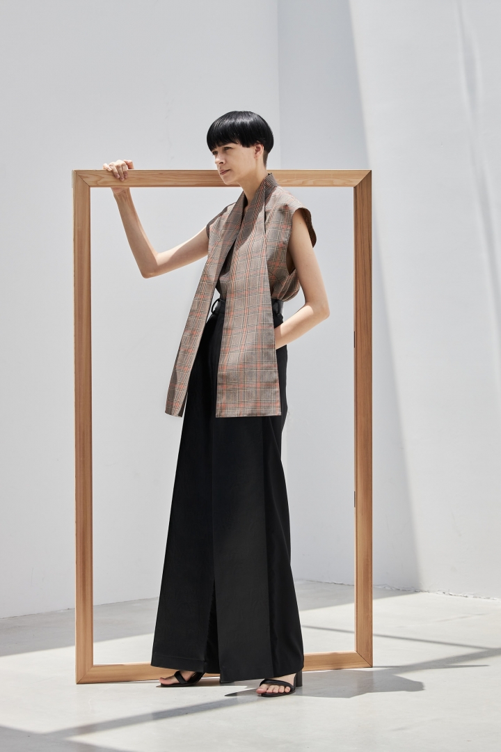 # 專為女性打造的現代服飾：AKIRANAKA 從日本文化美學出發！ 7