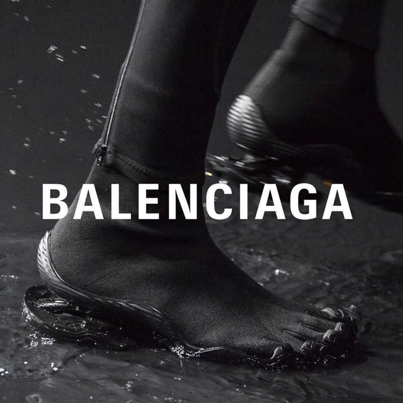 # 這是攀岩用的鞋？： Balenciaga 聯乘 Vibram 推出五指鞋「Toe」 12
