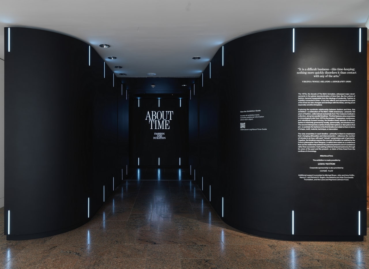 # 從服裝探討時間的連續性：The Met 《About Time》 展覽流於時間，始於經典 3