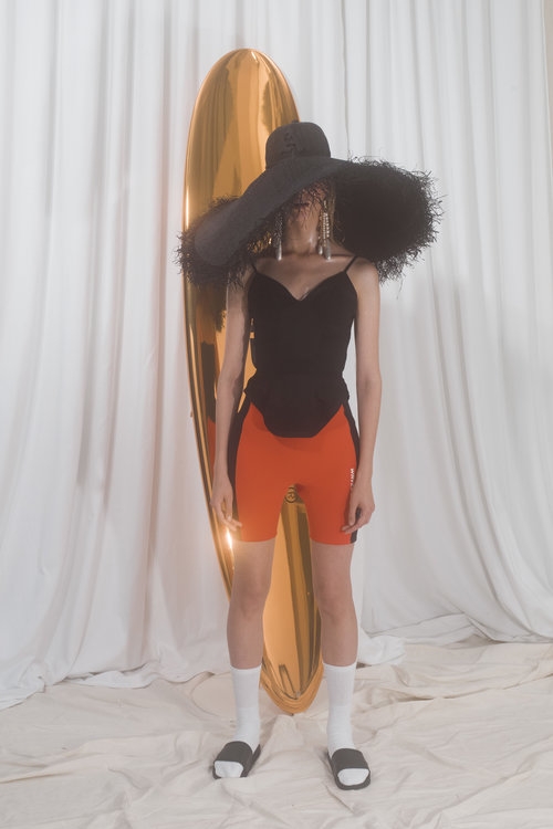 # 時尚不是只能交給金字塔頂端的菁英決定：橫跨街頭和精品圈的女豪傑設計師 Yoon Ahn 5