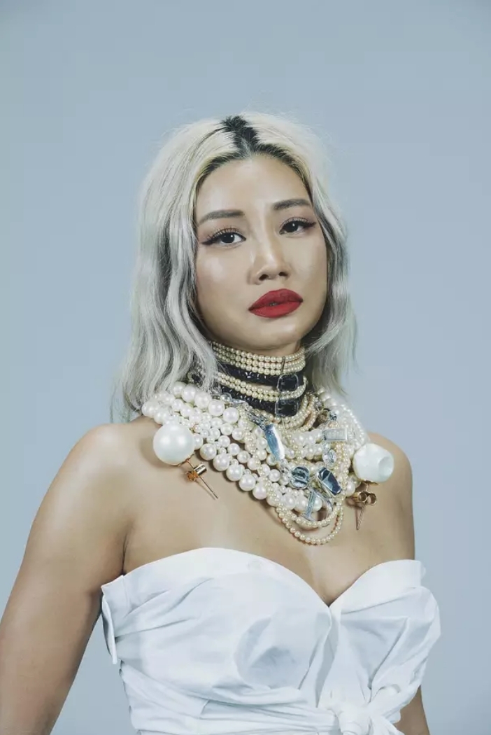 # 時尚不是只能交給金字塔頂端的菁英決定：橫跨街頭和精品圈的女豪傑設計師 Yoon Ahn 12