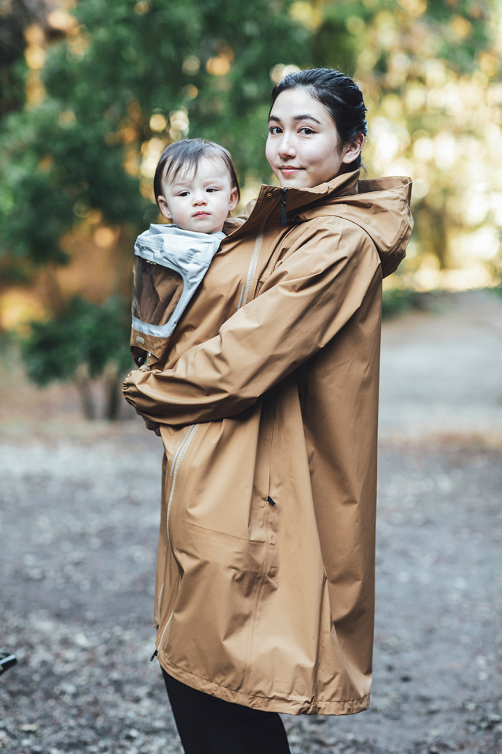 # 也許這才是真正人性化的機能時尚？：The North Face推出男女通用的「孕婦裝雨衣」 2