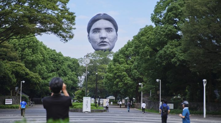 # 巨型漂浮人頭襲擊東京：難道是伊藤潤二筆下的「人頭氣球」成真？