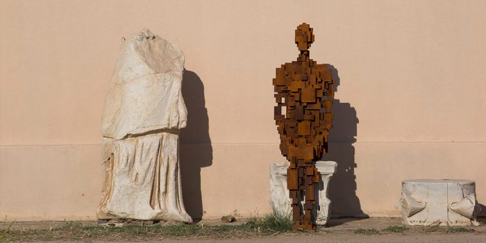 # 藝術真的能拉近人與神的距離嗎：知名雕塑家 Antony Gormley 告訴你人體絕不僅限於血肉之軀！