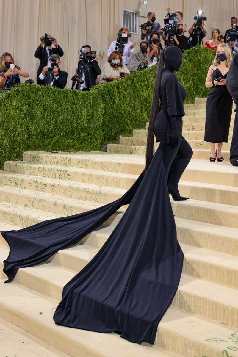 # 這對神組合會成為新時代的奧黛麗赫本 x Givenchy 嗎：Kim Kardashian 和 Balenciaga 是什麼套路？ 6