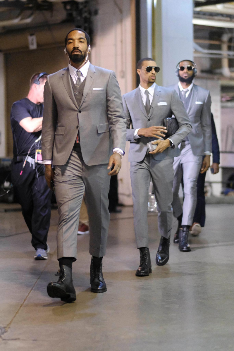 # 穿得時尚卻被批評奇裝異服：盤點 NBA 球星最時髦四人？ 25