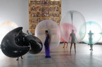 ＃氣球除了當椅子還可以穿在身上：今天不介紹這些氣球藝術，還當他們塑膠做的？